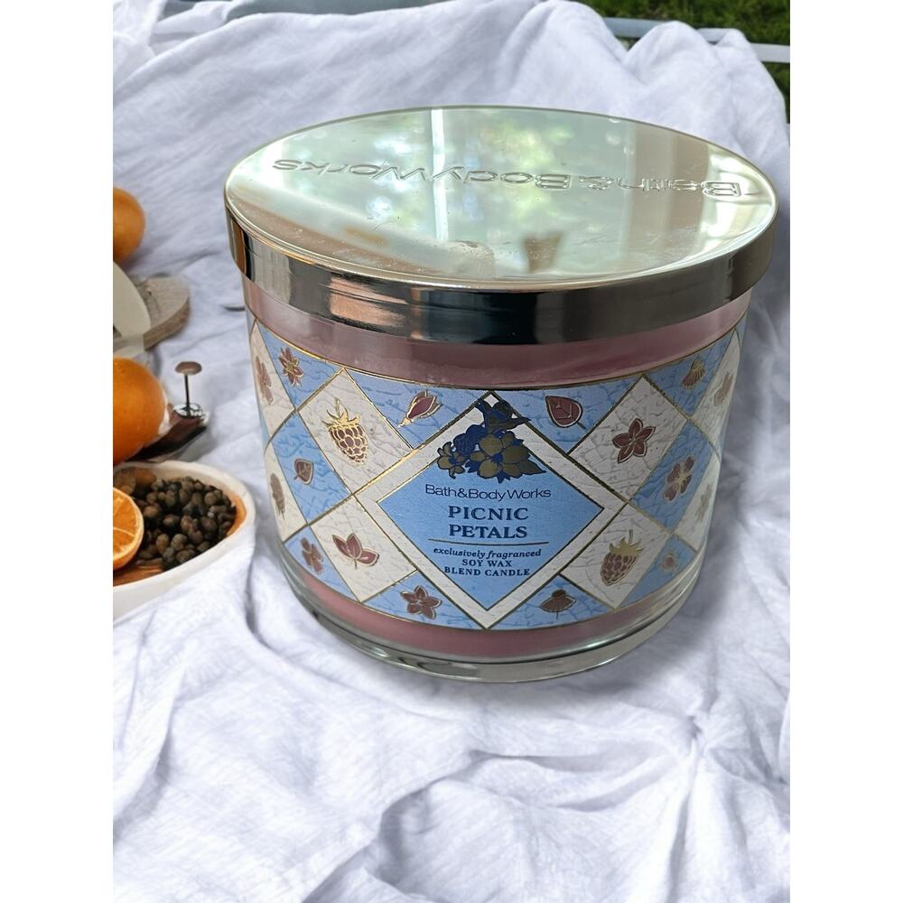 Bath & Body Works Picnic Petals Candle 3-Wick 14.5oz Freesia Raspberry Jasmine
